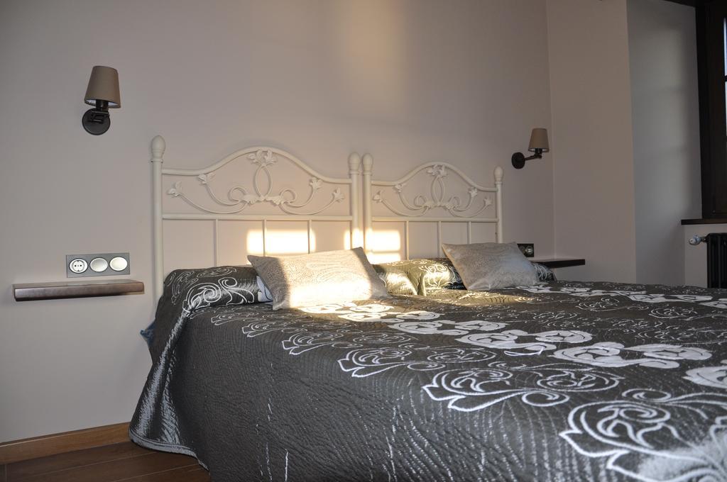 Casa Pacho Apartamentos Rurales Luarca Værelse billede